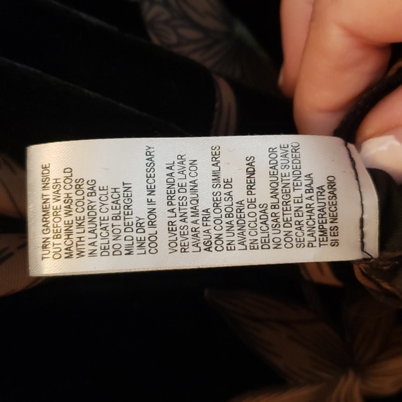 NWOT. Democracy Floral Velvet Burnout Blouse. Black/Tan. Large. - Picture 5 of 9